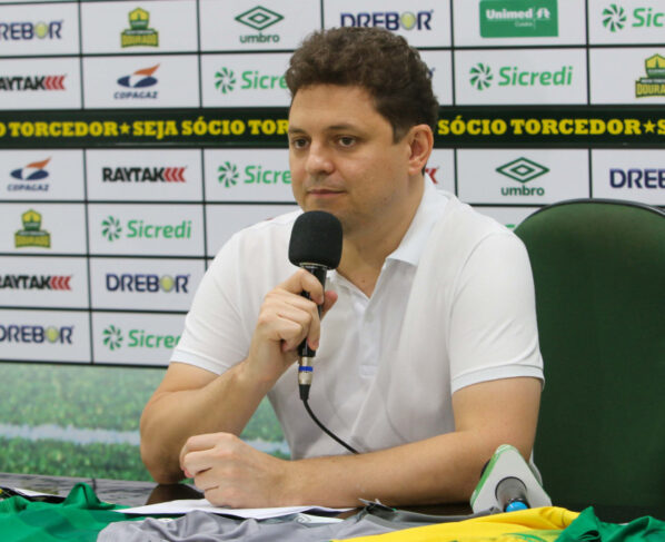Dresch confirma negociação avançada de Raniele com o Corinthians
