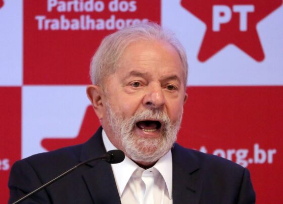 DF - LULA-COLETIVA-IMPRENSA - GERAL - O ex-presidente Lula concede coletiva de imprensa em Brasília (DF), nesta sexta-feira (8), após uma rodada de conversa com partidos políticos. Lula assumiu que pretende definir se será candidato ou não à Presidência da República, apenas no início de 2022. 08/10/2021 - Foto: FáTIMA MEIRA/FUTURA PRESS/FUTURA PRESS/ESTADÃO CONTEÚDO