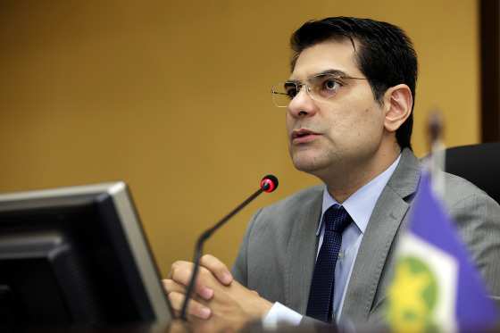 O conselheiro Domingos Neto, que concedeu efeito suspensivo à empresa