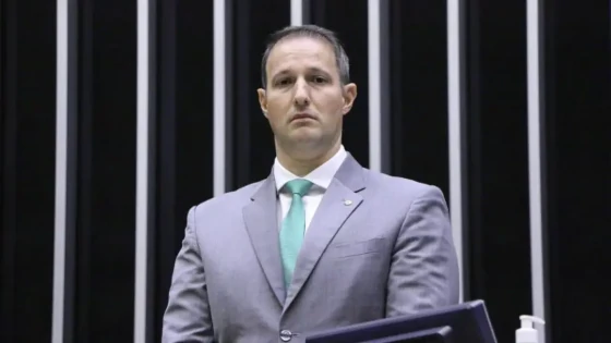 O deputado Guilherme derrite (PP-SP) apresentou um novo relatório para o projeto de lei antifacção