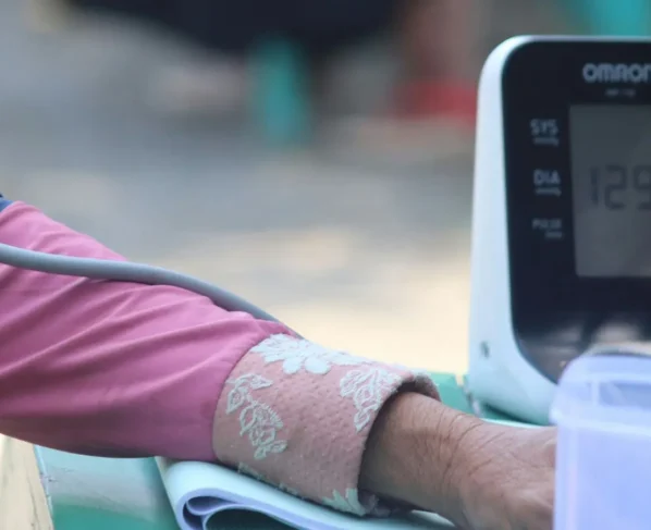 Nova Diretriz Brasileira indica que 12 por 8 já é considerada hipertensão.