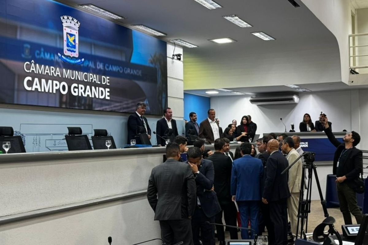 Câmara adia votação do veto ao projeto que pode reduzir